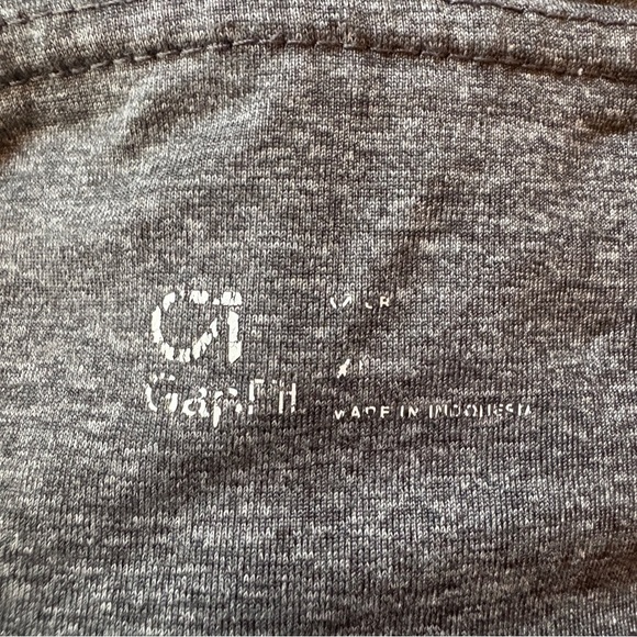 GapFit Gray Bike Shorts Women’s Size Small Activewear - Picture 3 of 3